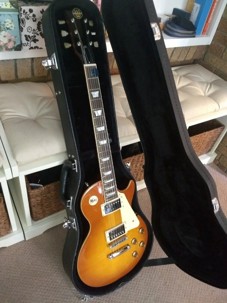 Welch Les Paul clone with hard case - electric guitar