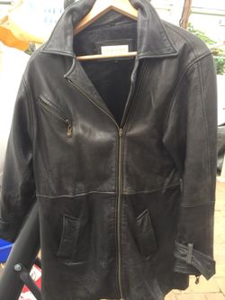 Vintage woman ‘s leather Jacket