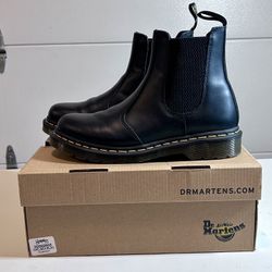 Dr. Martens Air Wair Size 8 