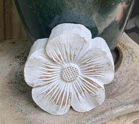 Whitewash Wood Carved Flower 🌼 5” diameter