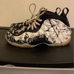 Foam posits  Black&white