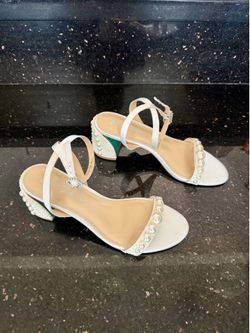 BETSY JOHNSON  Pearl  Block Heel Sandals - Size 7.5