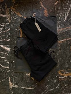 BLACK ESSENTIAL SHORTS