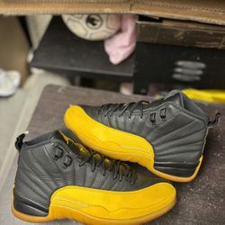 Air Jordan 12 University Gold 