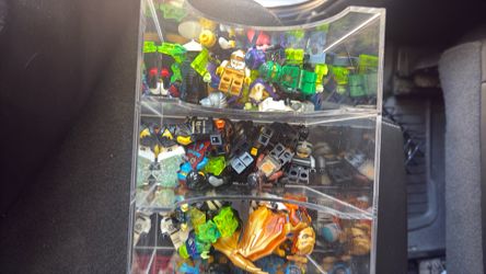 NINJAGO FIGURES