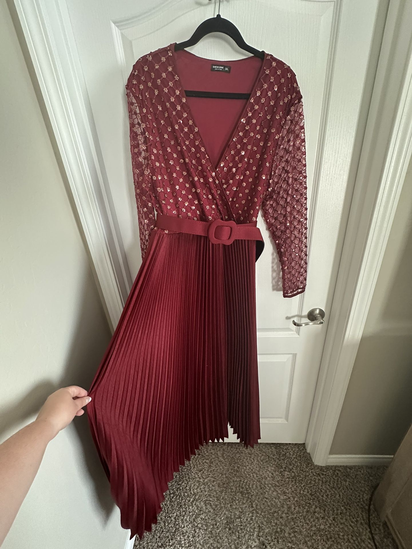 NEW/Plus Size Curvy Dress Mesh Pleated
