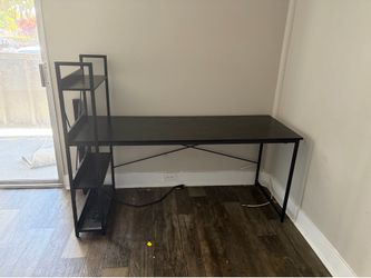 Computer desk with free chair