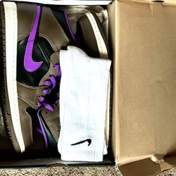 Pre Owned Mocha Jordan 1’s mids 11/5