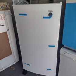 Brand new big upright freezer, delivery available!!!