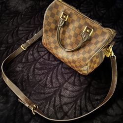 100% Authentic Louis Vuitton Speedy Bandouliere 25 