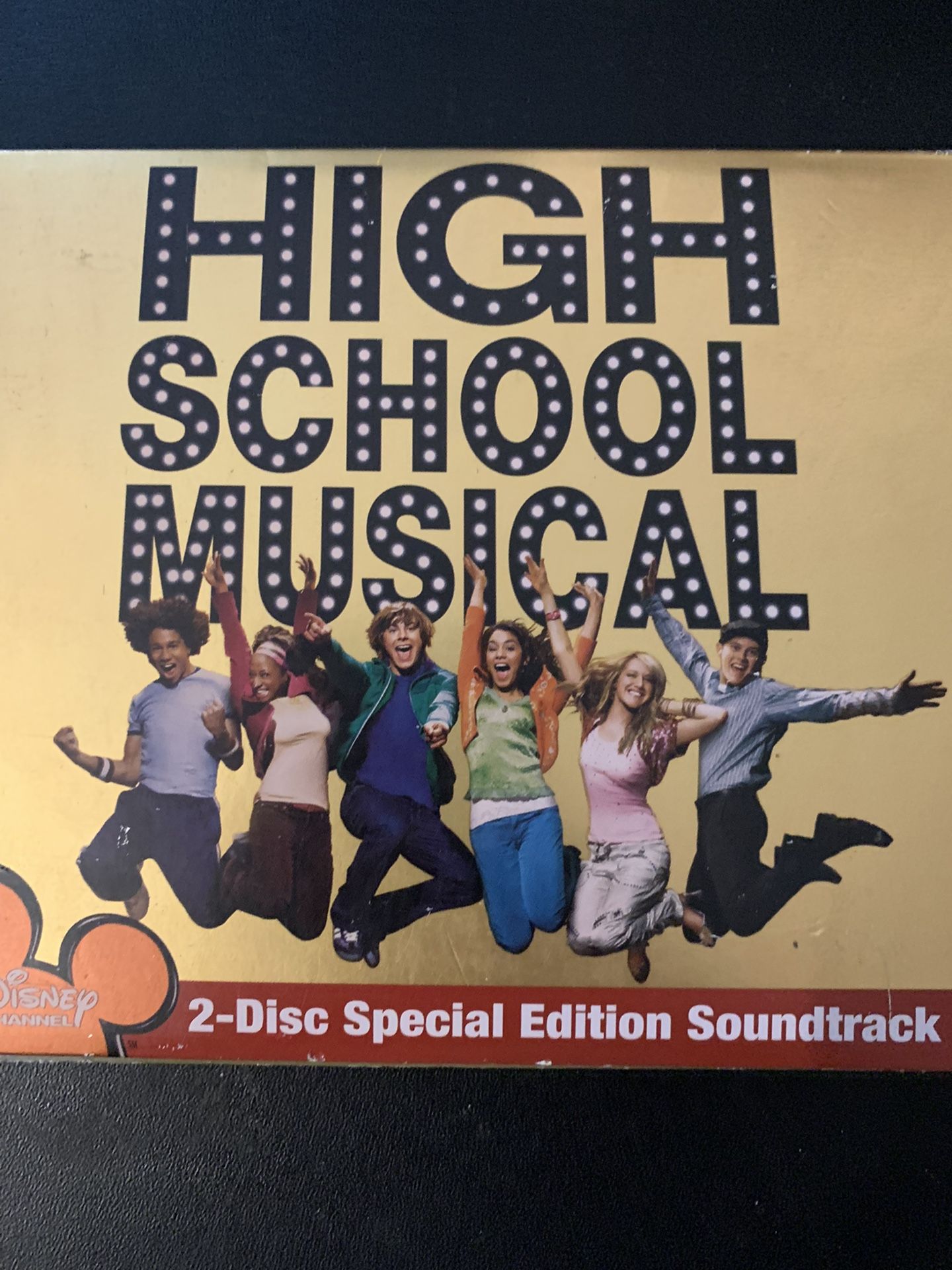 Disney’s HIGH SCHOOL MUSICAL 2-Disc Special Edition Soundtrack (CD + DVD)
