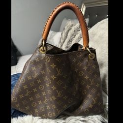 Louis Vuitton Purse 