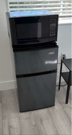 Fridge/microwave