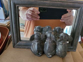 4x6 Mirror with 3 Attached Elephants