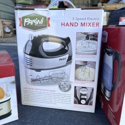 Kitchen appliances and pots
