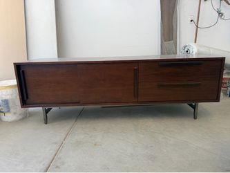 Mitchell Gold + Bob Williams Tribeca Media Console – good condition