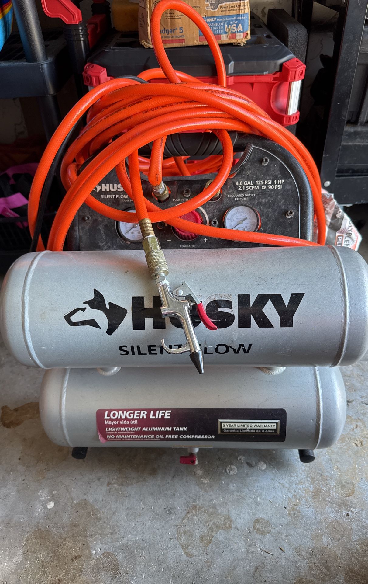 Husky Air Compressor 4.6 gal 125 PSI