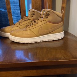 Nike High Trainers Camel Size 10