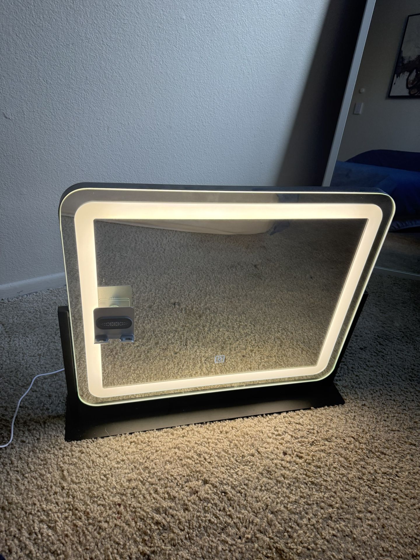 Beauty Vlog Mirror with light and phone holder