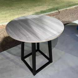 Standing Table (Indoor/Outdoor)