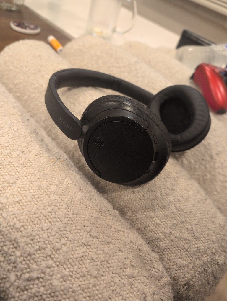 Sony WHCH720N Bluetooth Wireless Noise-Canceling Headphones