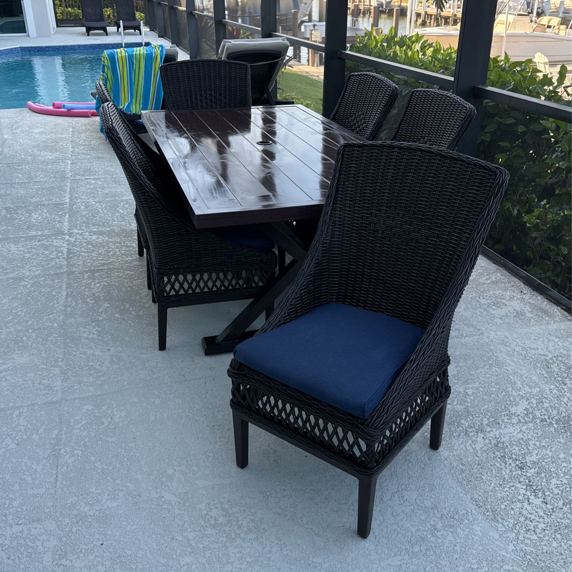 Perfect Condition Patio Dining Set