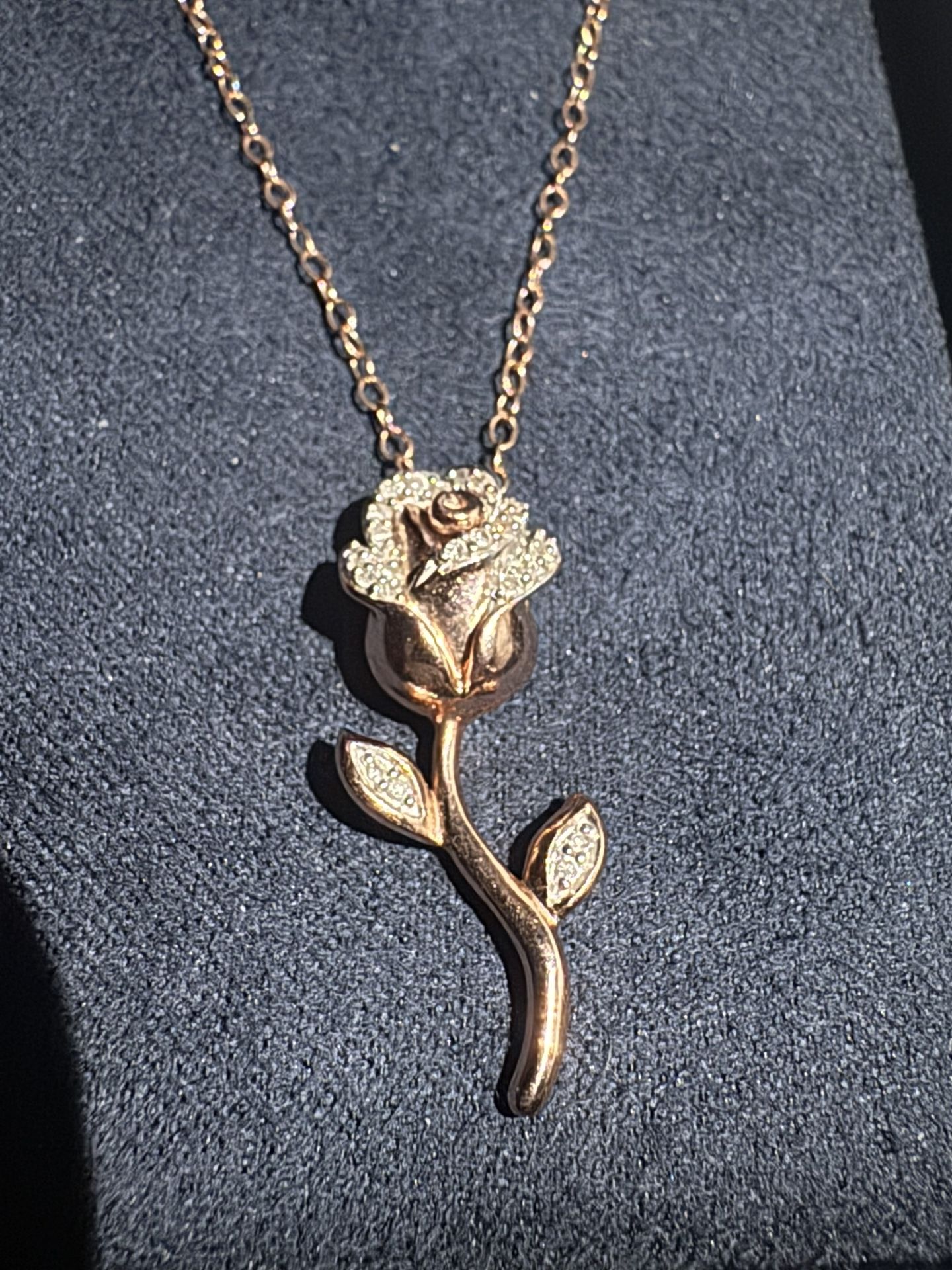 Disney Fine Jewelry (Belle Rose Pendant)