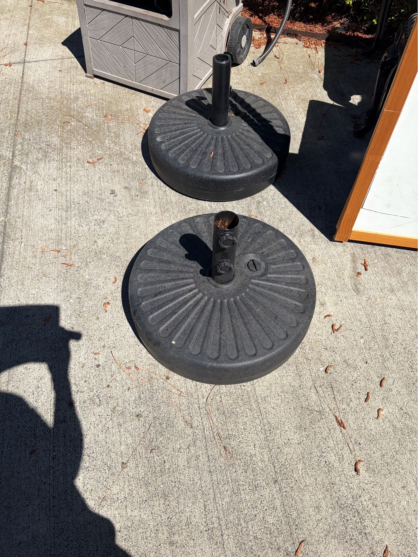Free hose organizer free chairs free unbrella base free cloth rack