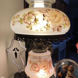 Beautiful Vintage Hand painted Lamp 