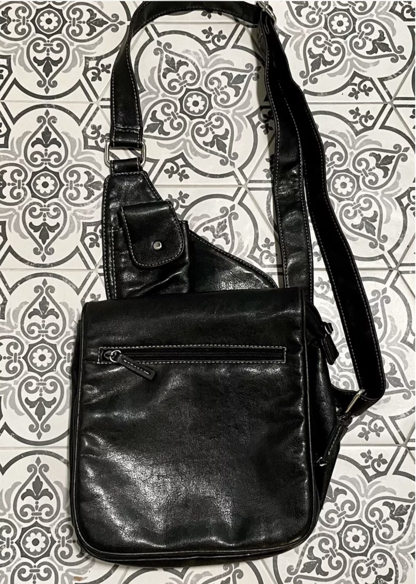Vintage Alfred Dunner Black Faux Leather Crossbody Organizer Shoulder Bag 