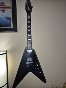 Schecter V-1 Platinum – Made in Korea – Excellent Condition – $899 OBO