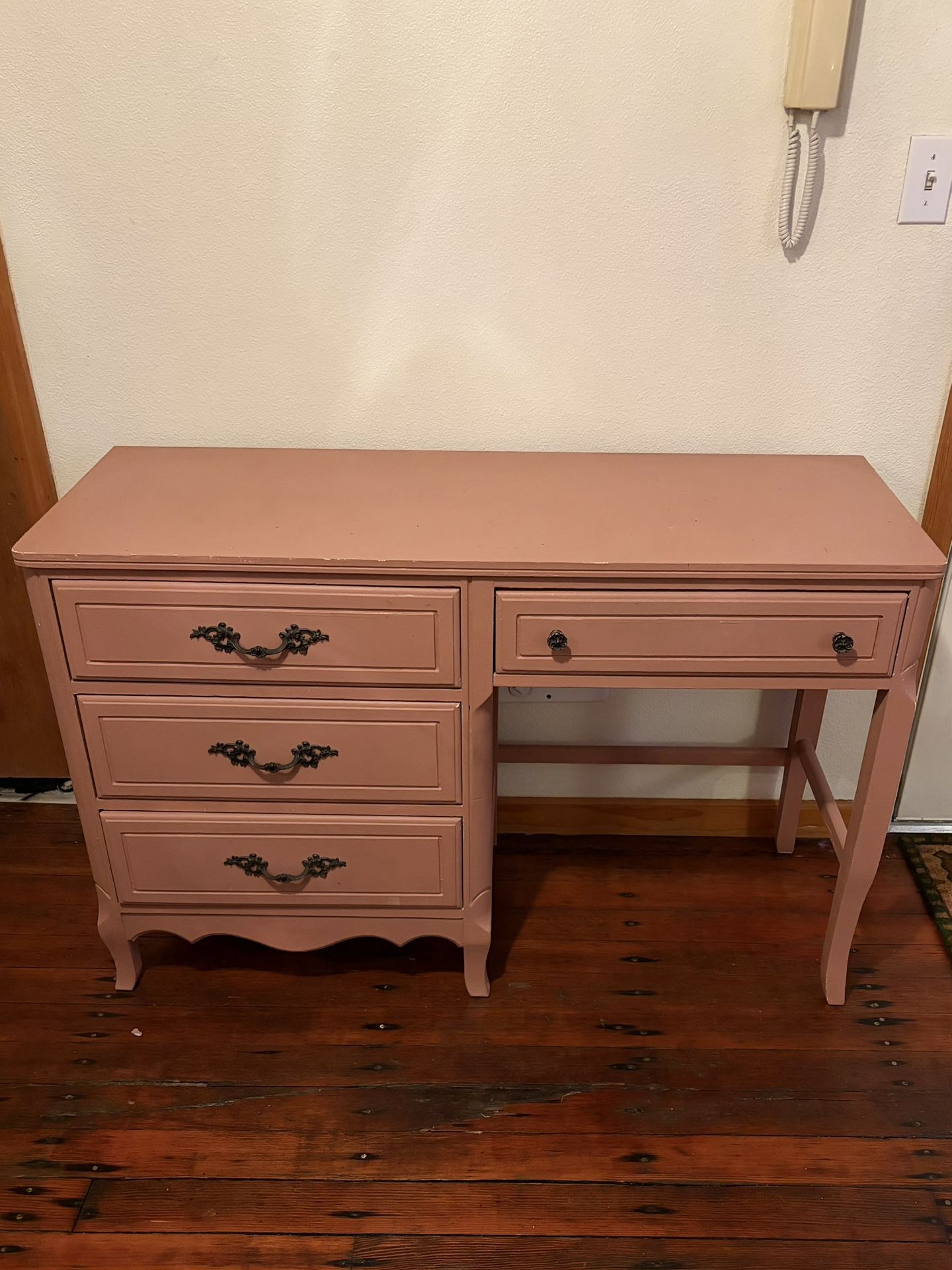 Sturdy Wood Desk w Drawers