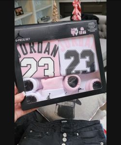 Jordan Baby 5-Piece Gift Set Newborn