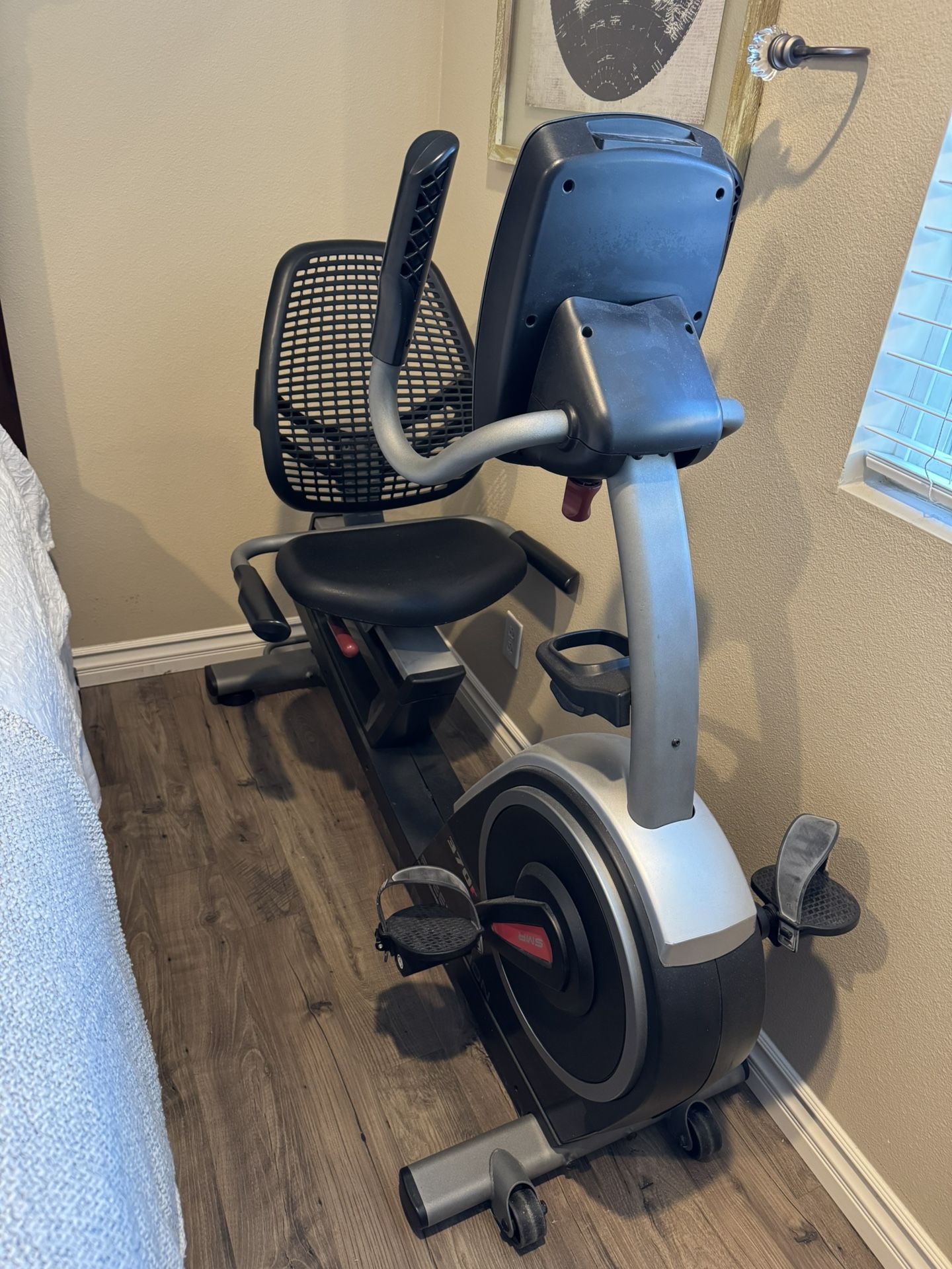 Freemotion 370r Recumbent Exercise Bike (free Local Shipping Included!)