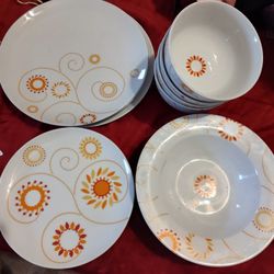 Rachael Ray Set Of 14 Dinnerware, Tableware, Dishes Used