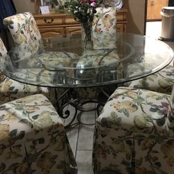 Dining Table & Chairs