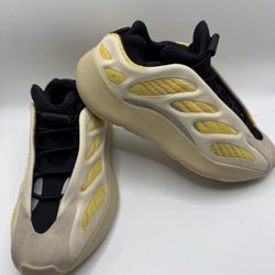Adidas Yeezy 700 v3 Safflower KIDS SIZE # 13