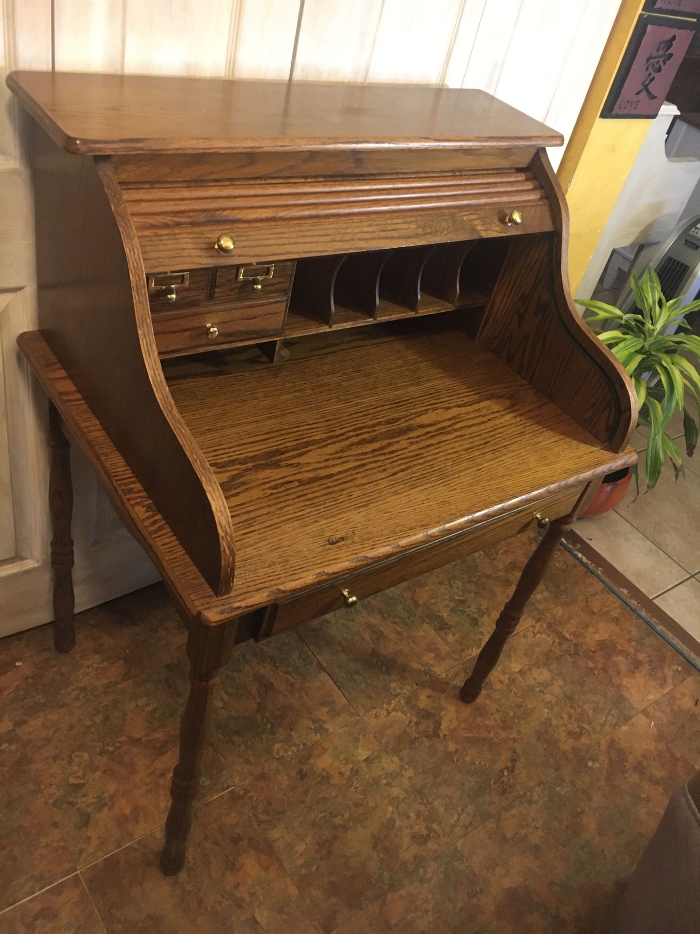 Antique roll top desk