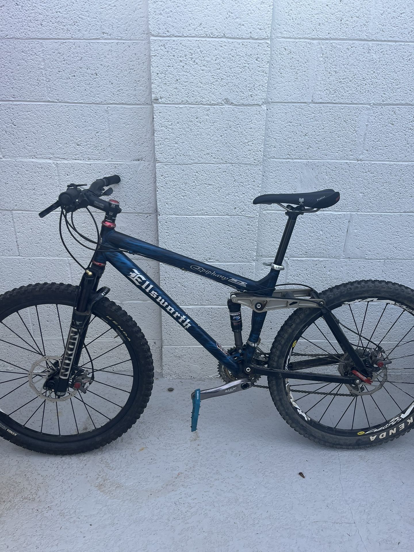2011 Ellsworth Epiphany Mountain Bike