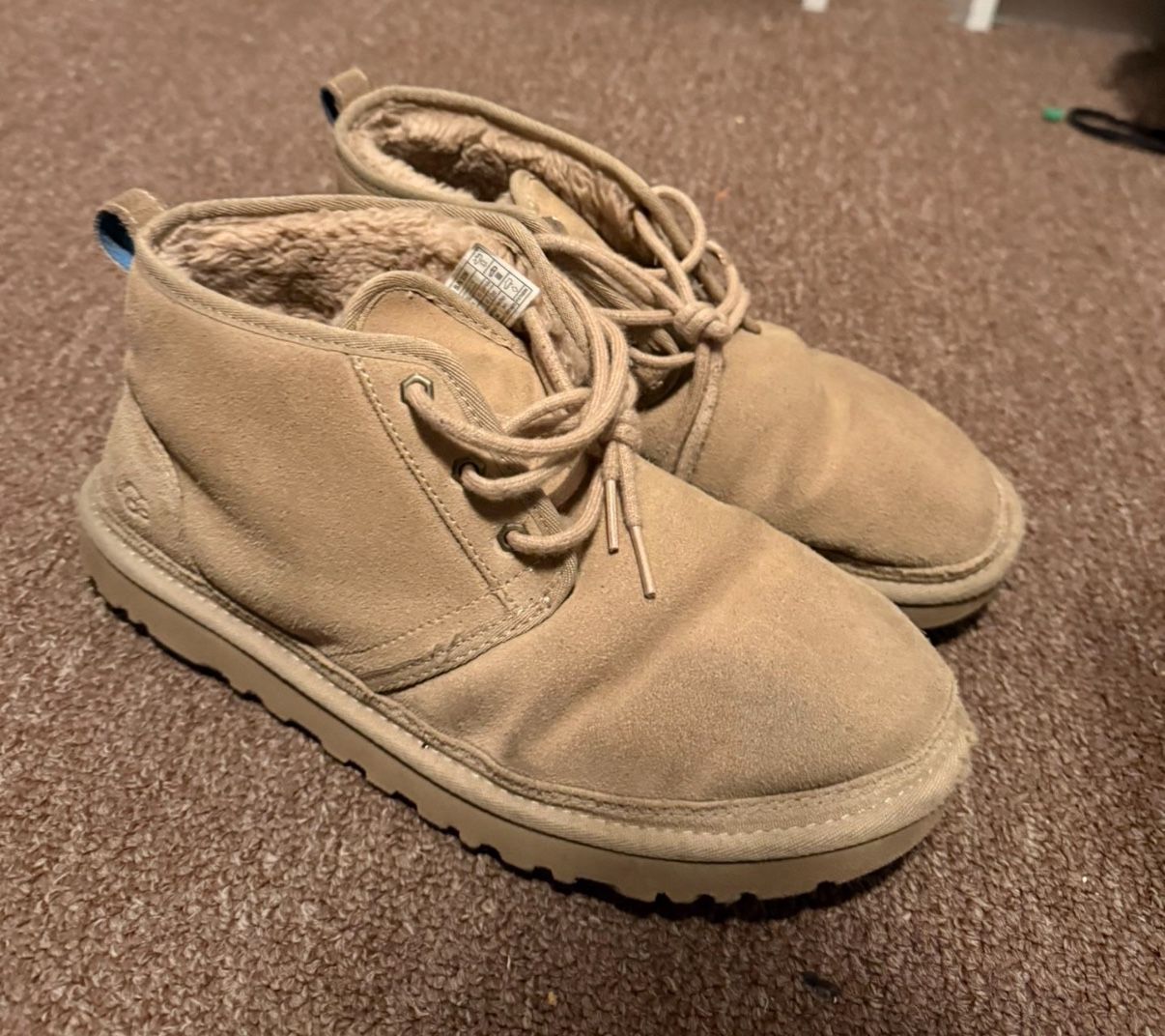 beige uggs size 9.5