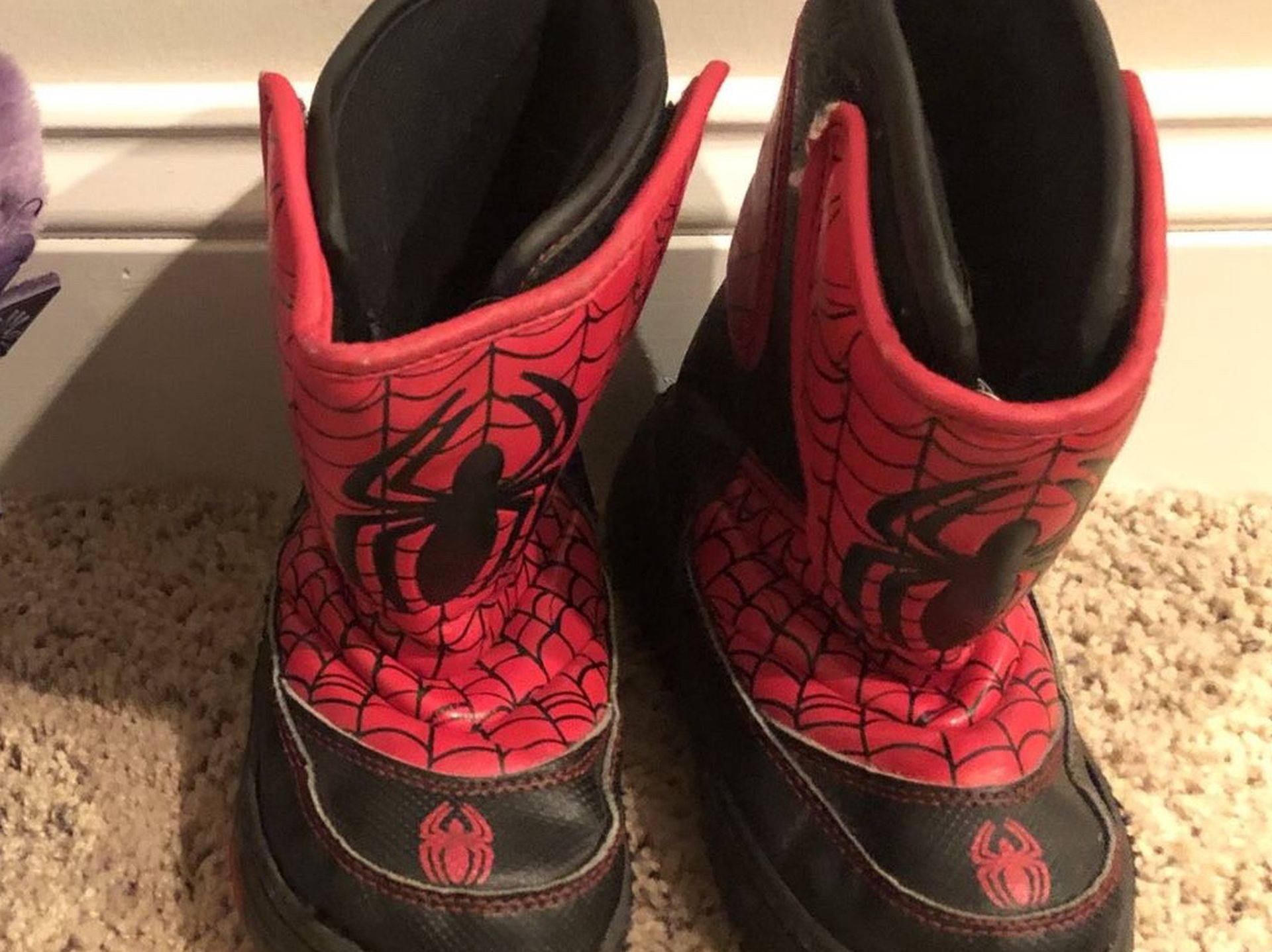 Spiderman Kids snow boots size 7