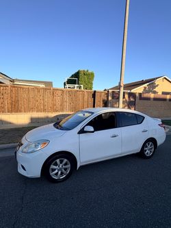 2015 Nissan versa