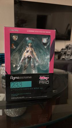 Racing miku figure