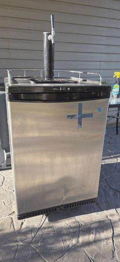 Mini Keg fridge  Danby