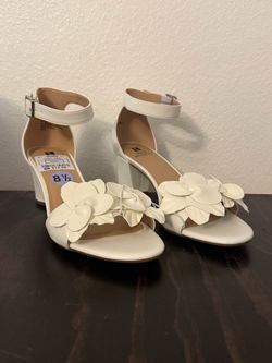 Women’s white heel shoes