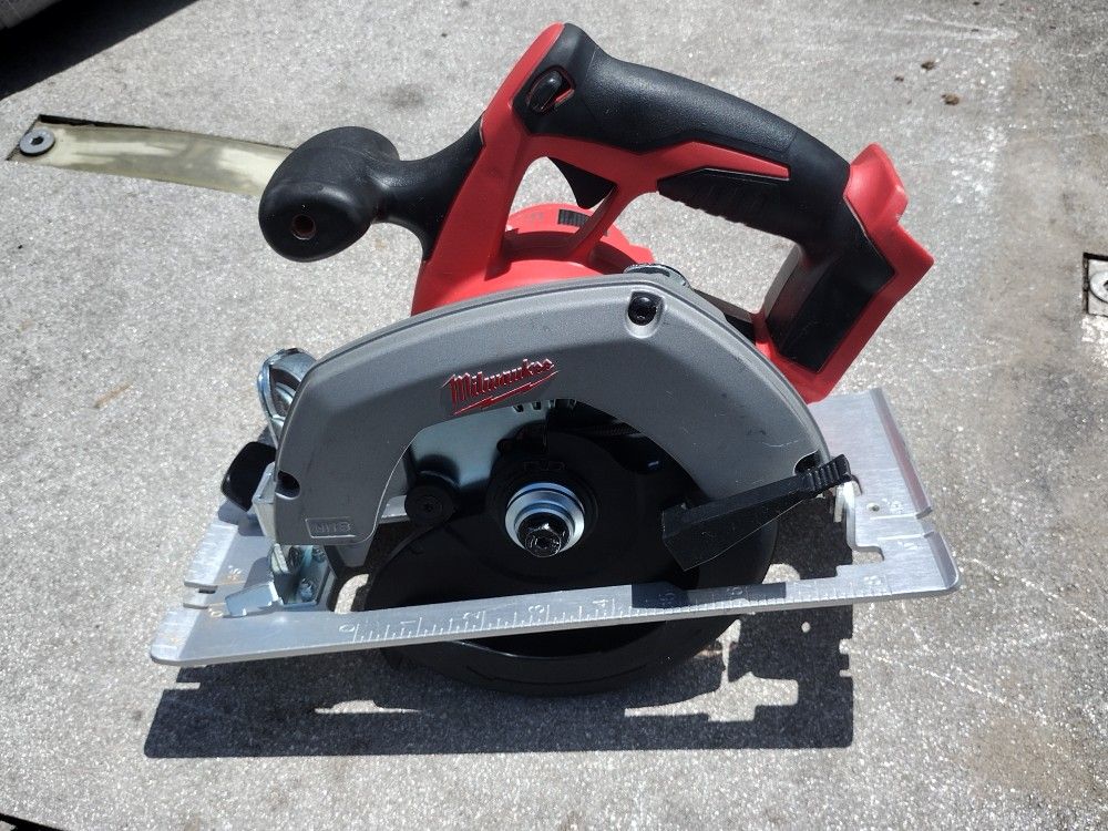 Milwaukee M18 Cordless Skill Saw (Tool Only)