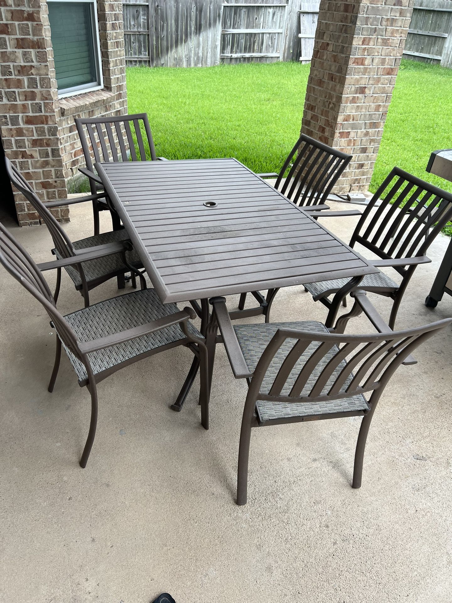Panama Jack- patio table with six chairs