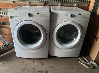 Whirlpool washer and electric dryer laundry set