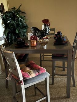 Whole kitchen set including the tree