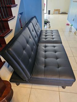 Sleeper futon with USB connection
